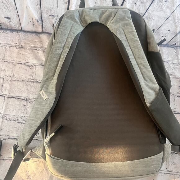 Osprey Arcane Large Day Commuter Travel Backpack 20L Grey Laptop Sleeve - Picture 3 of 8